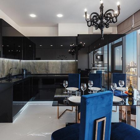 Royal Apartment Odessa Esterno foto